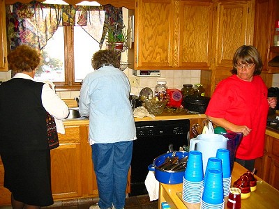 cooking2.jpg (53022 bytes)