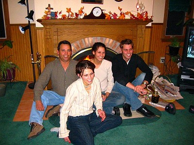 garyandfamily1.jpg (53890 bytes)